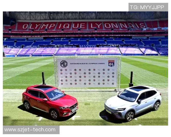 阿迪达斯携手全球足球巨星共筑梦想引领球场新风潮